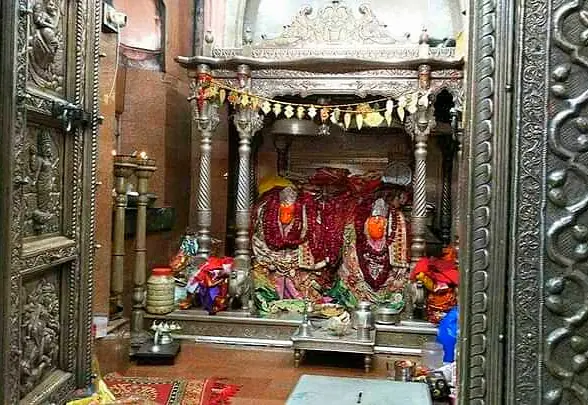 Decorated sanctum of the Shakambhari (Sakrai) Mata temple