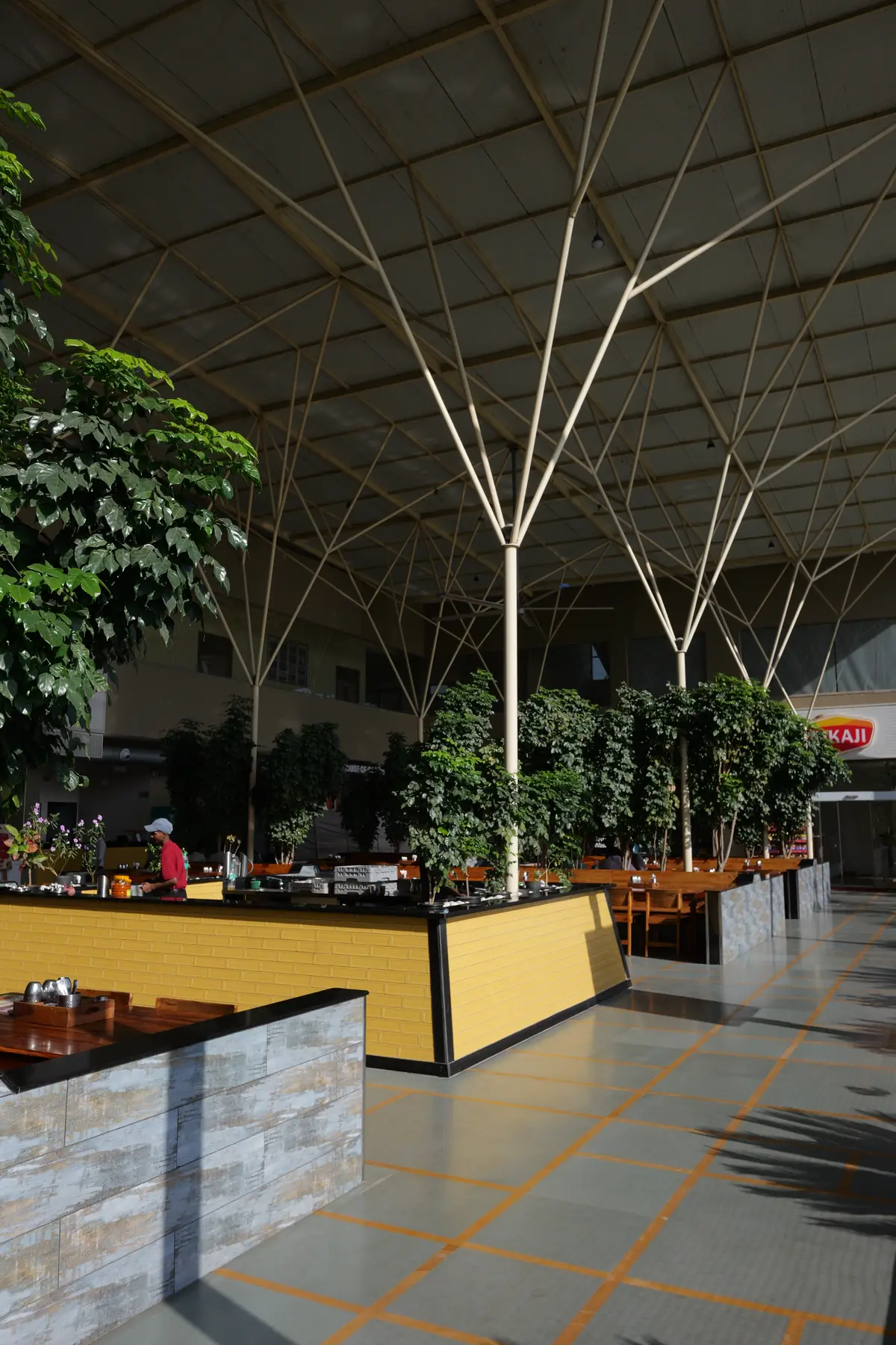 Food court seating under the canopy