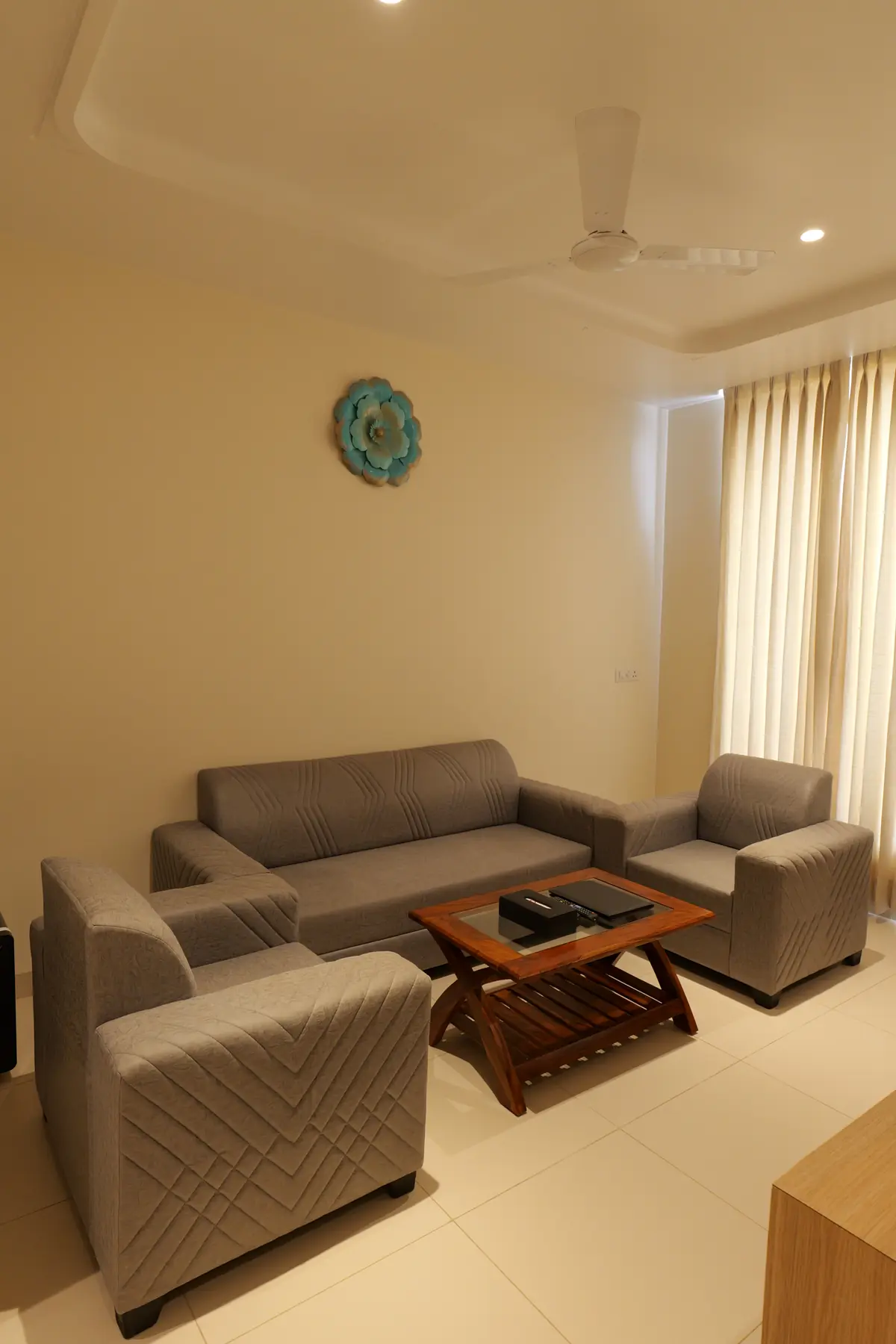 Suite living room with sofa set